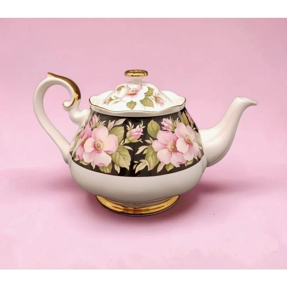 Pristine Royal Albert Alberta Rose Teapot Provincial Flowers Vintage Bone China